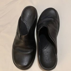 Clarks black mules 6.5